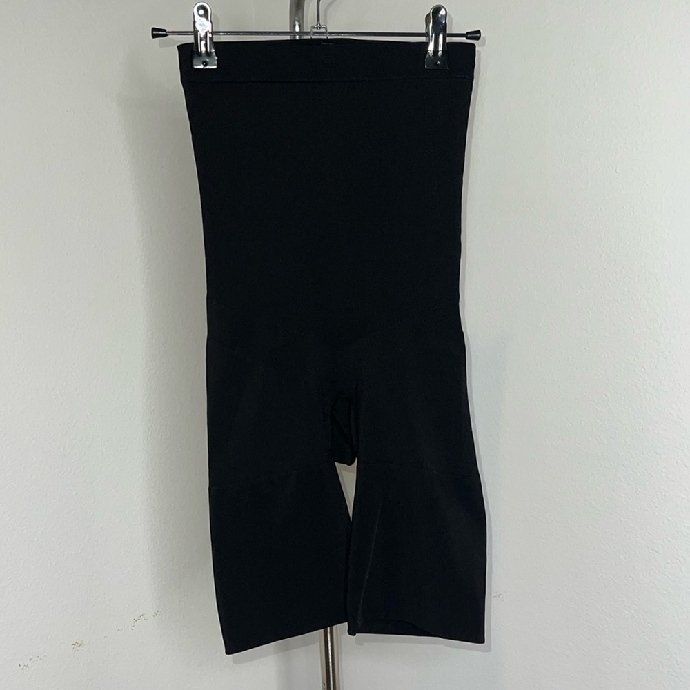 🔹 Spanx High Rise Boy Short Shapewear